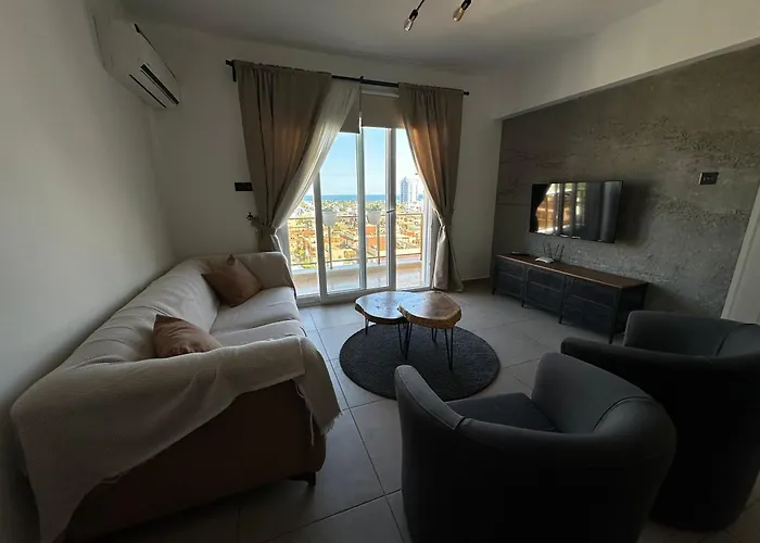 Royal Sun Sitesi ,2 Yatak Odali Deniz Manzarali Daire,Iskele Longbeach